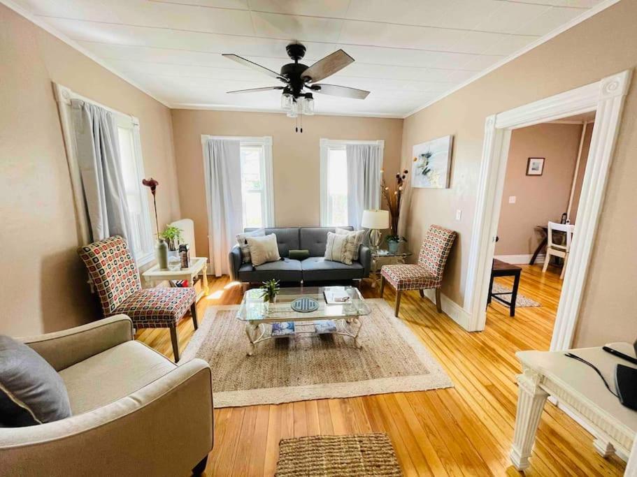 Delightful 2Br Apartment With Balcony - 15 Min From Mohegan Sun- Foxwoods Casinos & Mystic New London Esterno foto