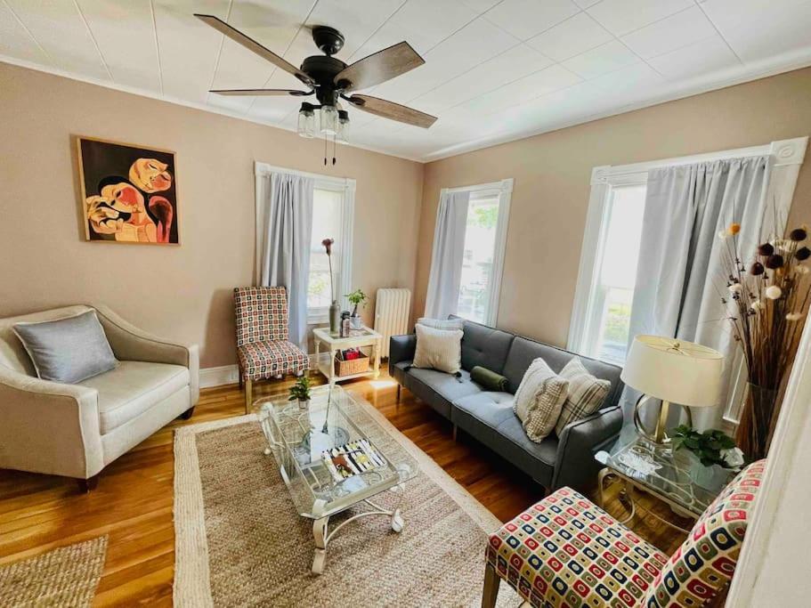 Delightful 2Br Apartment With Balcony - 15 Min From Mohegan Sun- Foxwoods Casinos & Mystic New London Esterno foto
