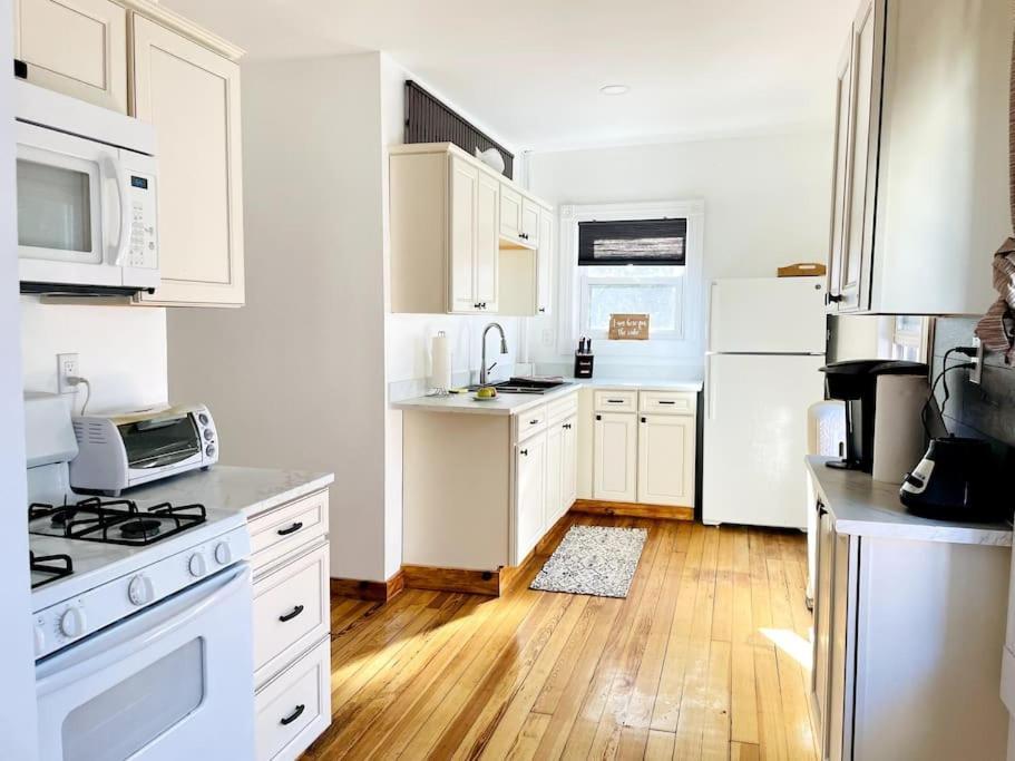 Delightful 2Br Apartment With Balcony - 15 Min From Mohegan Sun- Foxwoods Casinos & Mystic New London Esterno foto