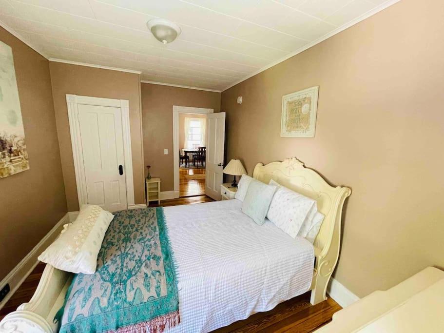 Delightful 2Br Apartment With Balcony - 15 Min From Mohegan Sun- Foxwoods Casinos & Mystic New London Esterno foto