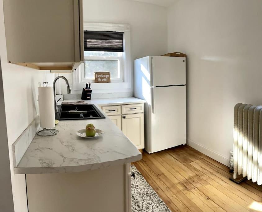 Delightful 2Br Apartment With Balcony - 15 Min From Mohegan Sun- Foxwoods Casinos & Mystic New London Esterno foto